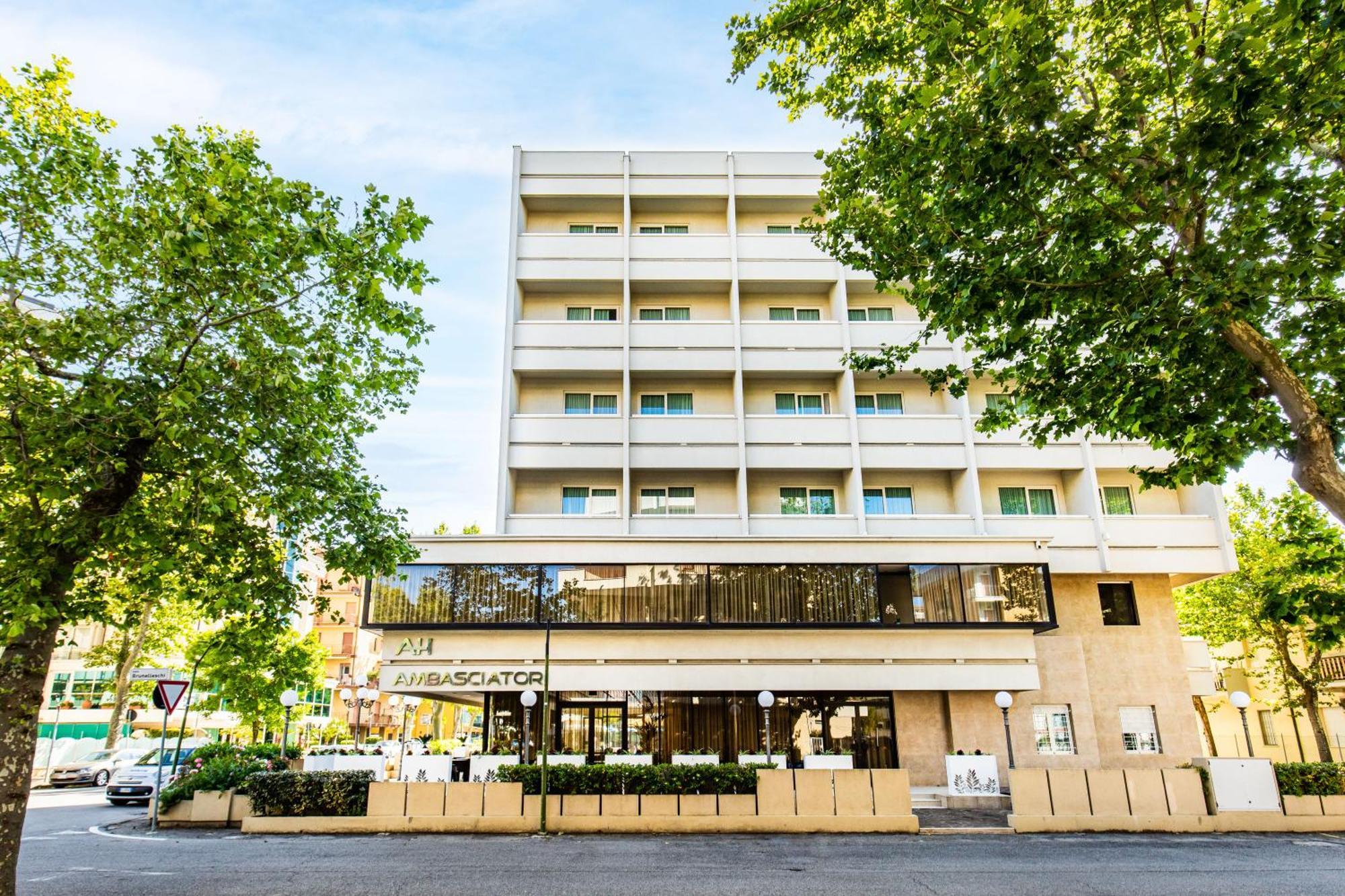 Hotel Ambasciatori Cesenatico Esterno foto