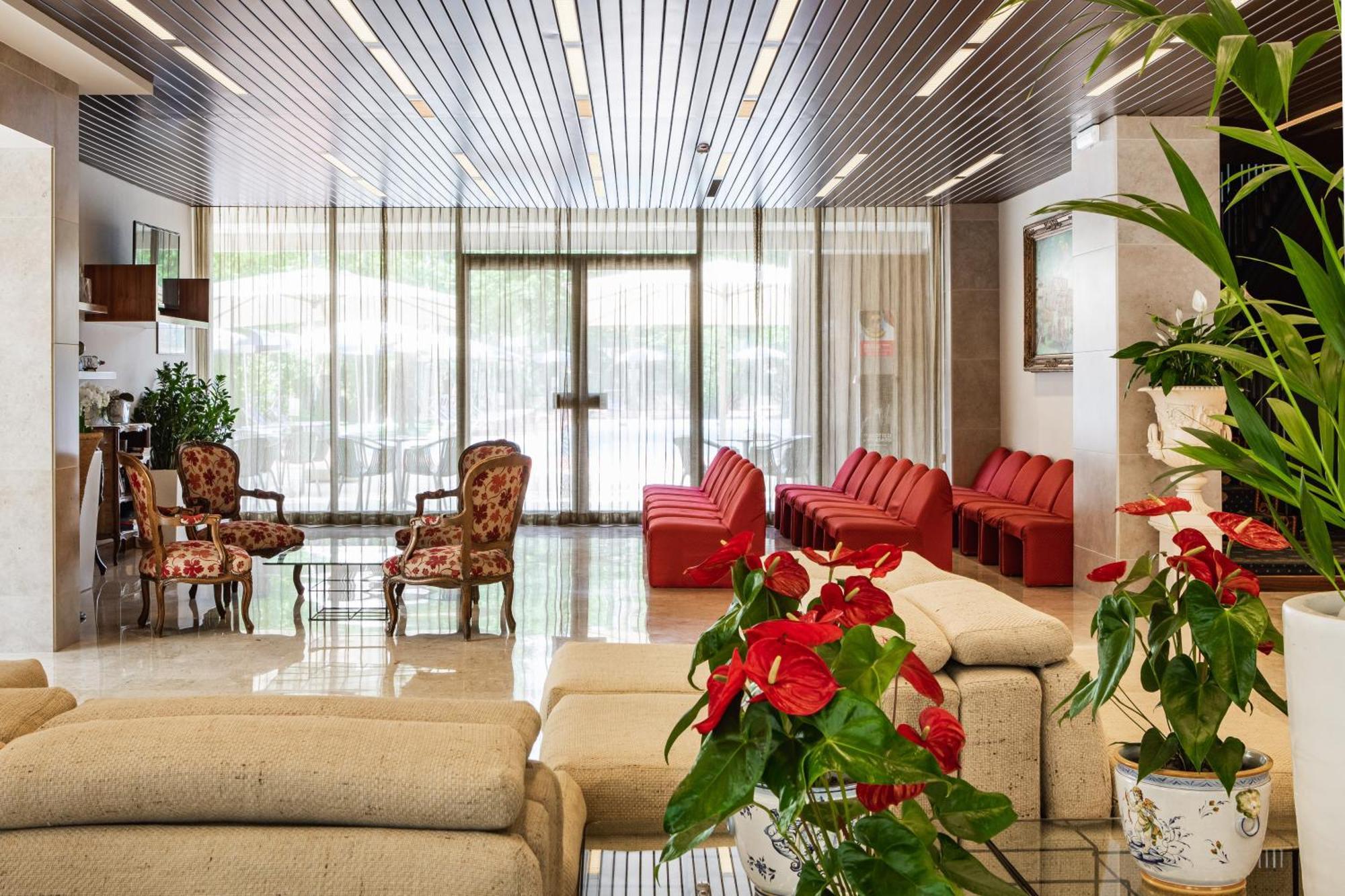 Hotel Ambasciatori Cesenatico Esterno foto