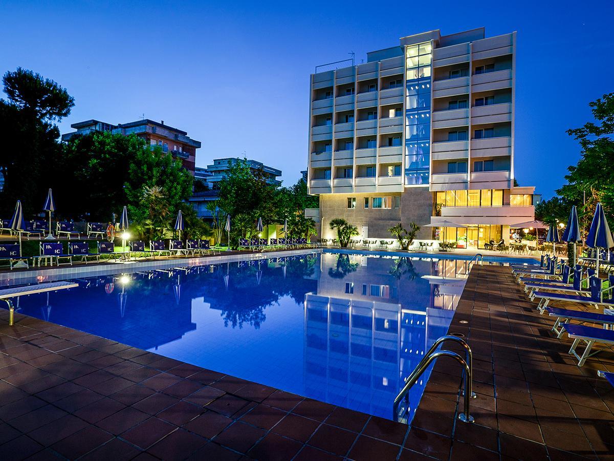 Hotel Ambasciatori Cesenatico Esterno foto